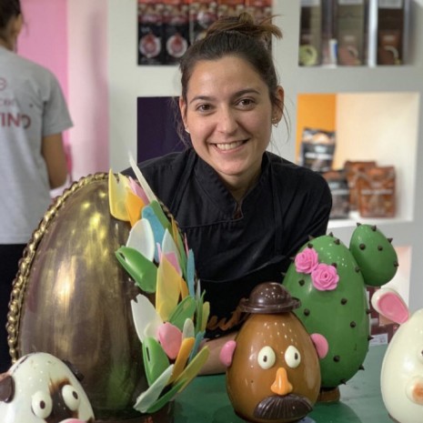 Clase de técnicas varias para elaborar y decorar huevos de Pascua con Alpino