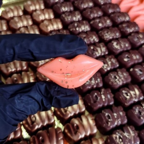 Clase de chocolatería: bombones modernos y el ABC de la técnica del templado