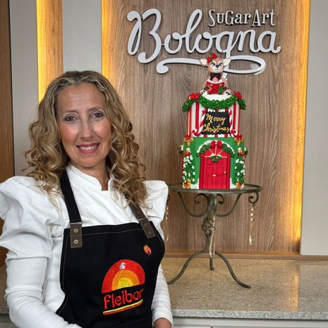 Clase de Torta Navideña con Reno en Pasta de Azúcar con Adriana Bologna y Fleibor Clase de Torta Navideña con Reno en Pasta de Azúcar con Adriana Bologna y Fleibor