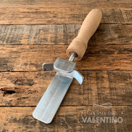 Saca Pizzeras Corto 25 cm Mango de Madera