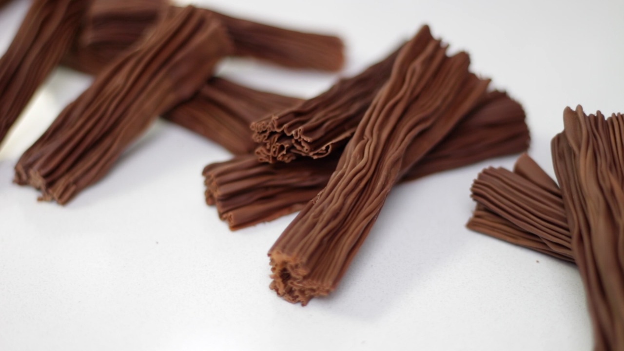 Clase de templado y chocolate en rama
